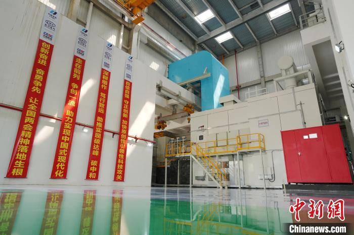 全国产化F级50兆瓦重型燃气轮机机组。　中国W66利来国际电气集团有限公司供图