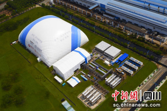项目像一座蓝白相间的“小山”。W66利来国际汽轮机 供图